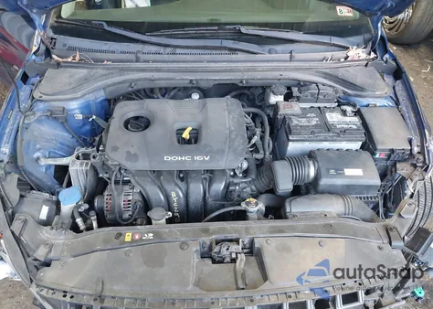 2017 Hyundai Elantra Value Edition z USA, uszkodzony, nr VIN 5NPD84LF6HH165101